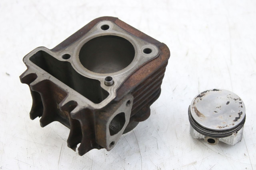 photo de CYLINDRO PISTONE APRILIA SCARABEO 100 (2003 - 2012) - Zoom sullo stato d'uso