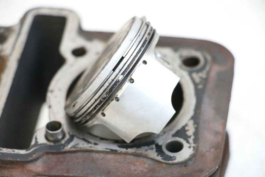 photo de CYLINDRO PISTONE APRILIA SCARABEO 100 (2003 - 2012) - Primo piano ad alta risoluzione