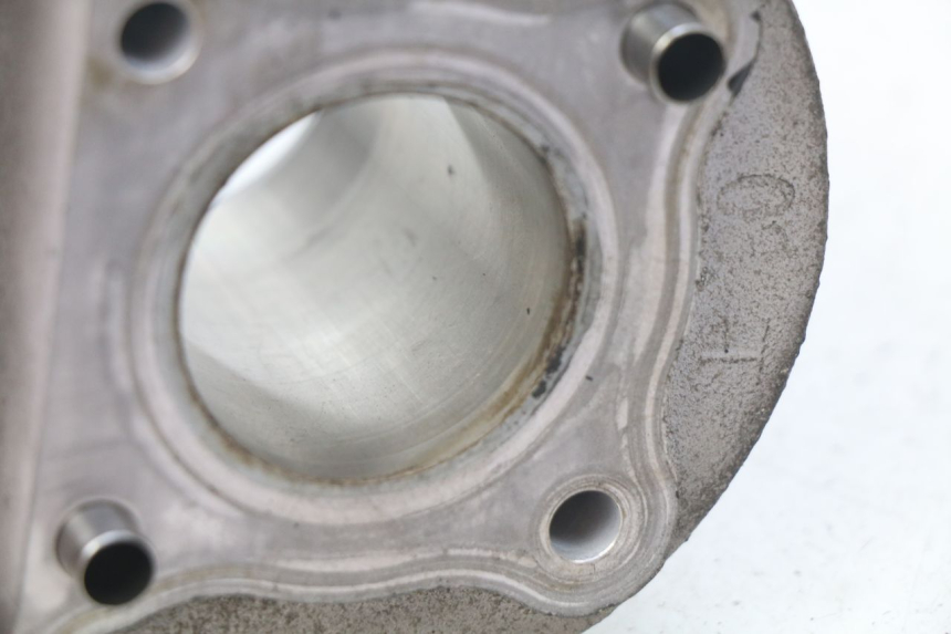 photo de CILINDRO PISTONE KYMCO SENTO 50 (2008 - 2013) - Primo piano tecnico