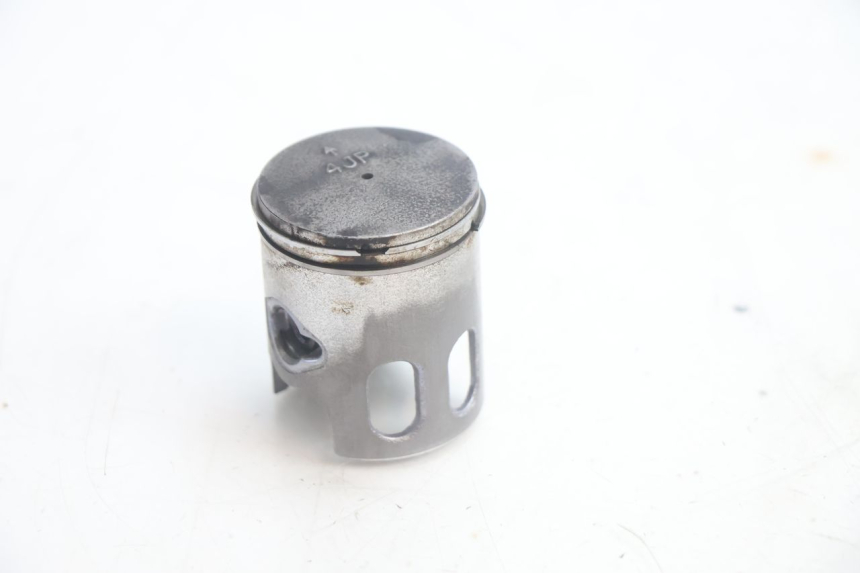 photo de CILINDRO PISTONE YAMAHA SLIDER 50 (1999 - 2004) - Angolazione alternativa