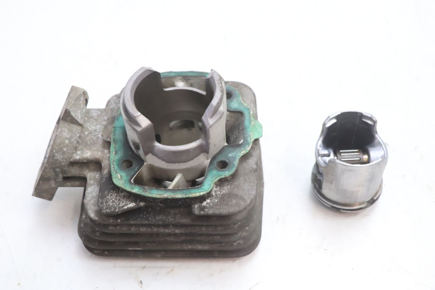 photo de CILINDRO PISTONE PEUGEOT SPEEDFIGHT 2 AC 50 (2000 - 2009) - Zoom sullo stato d'uso