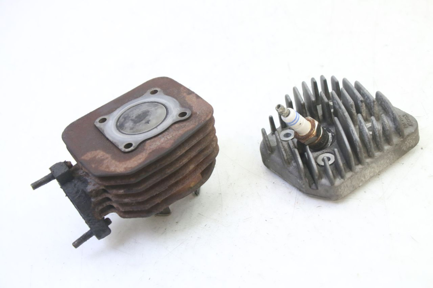 photo de CILINDRO PISTONE PEUGEOT SPEEDFIGHT 3 AIR 50 (2009 - 2015) - Primo piano tecnico