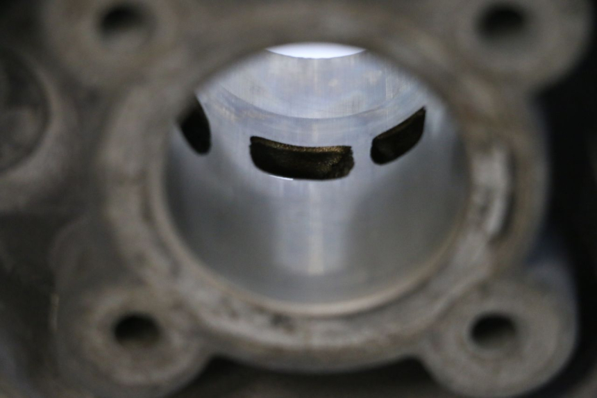 photo de CILINDRO PISTONE PEUGEOT SPEEDFIGHT LC 50 (1996 - 2002) - Stato della superficie e materiale