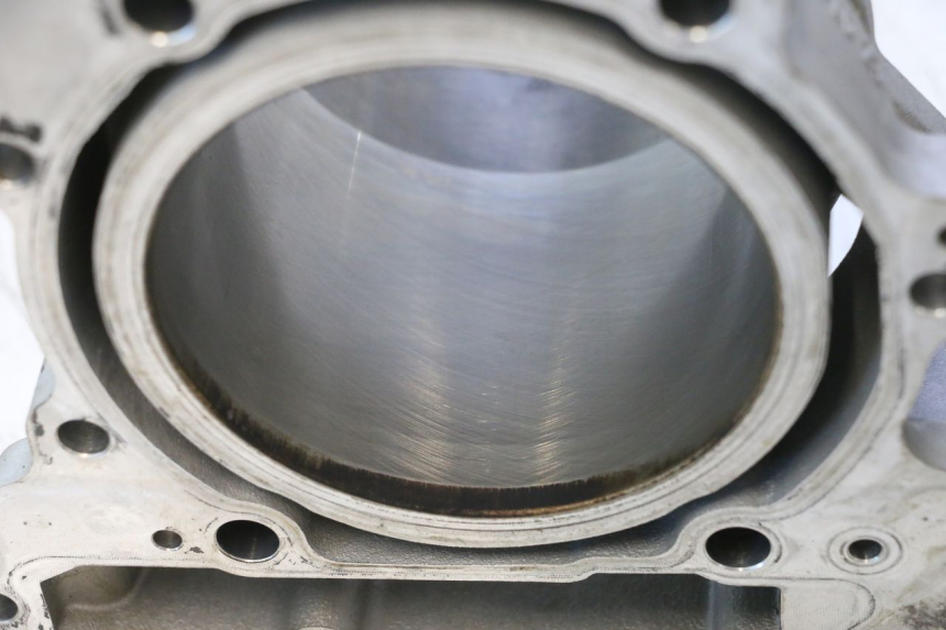 photo de CILINDRO PISTONE CAN-AM SPYDER RS 1000 (2008 - 2012) - Stato della superficie e materiale