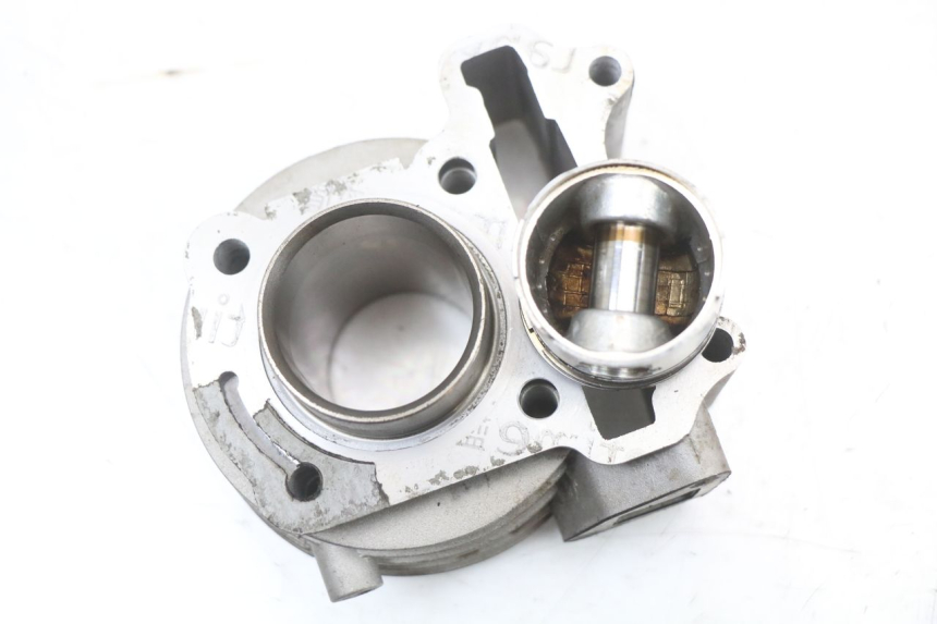 photo de CILINDRO PISTONE JM MOTORS SUNNY 50 (2017 - 2020) - Dettagli dei punti di fissaggio