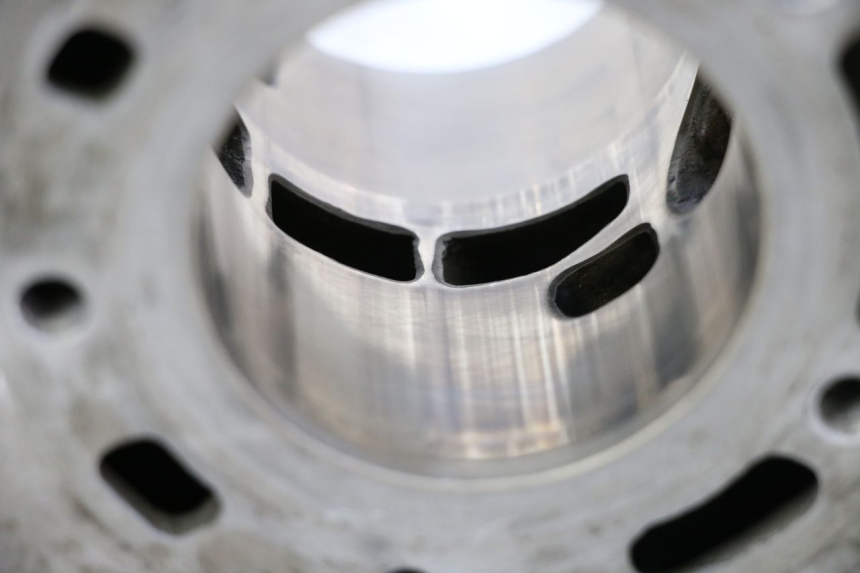 photo de CILINDRO PISTONE CAGIVA SUPER CITY 125 (1992 - 1997) - Marcature e riferimenti originali