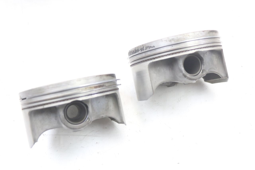 photo de CILINDRO PISTONE YAMAHA TDM ABS 900 (2002 - 2014) - Primo piano ad alta risoluzione