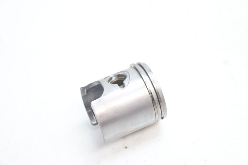 photo de CILINDRO PISTONE PEUGEOT TREKKER 50 (1995 - 2004) - Focus sulla struttura