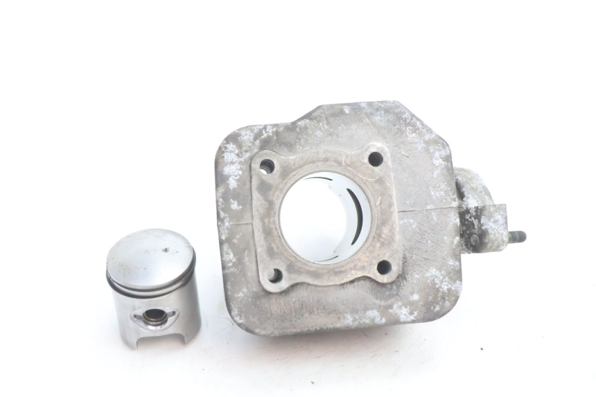 photo de CILINDRO PISTONE PEUGEOT TREKKER 50 (1995 - 2004) - Zoom sullo stato d'uso