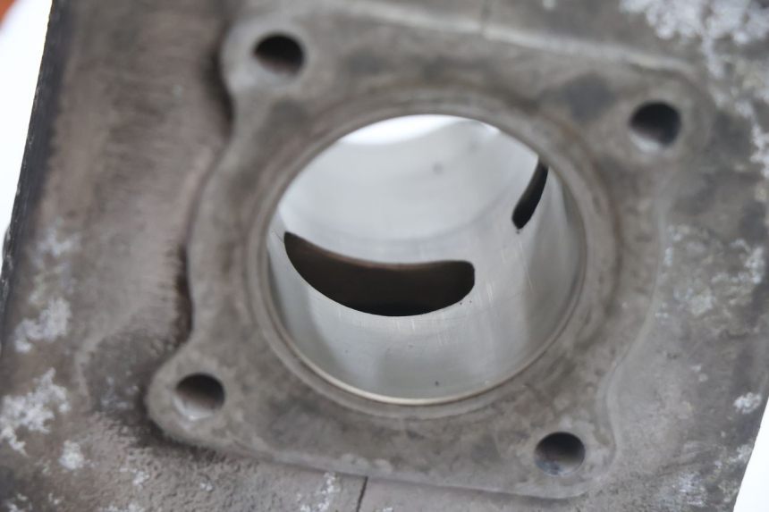 photo de CILINDRO PISTONE PEUGEOT TREKKER 50 (1995 - 2004) - Marcature e riferimenti originali