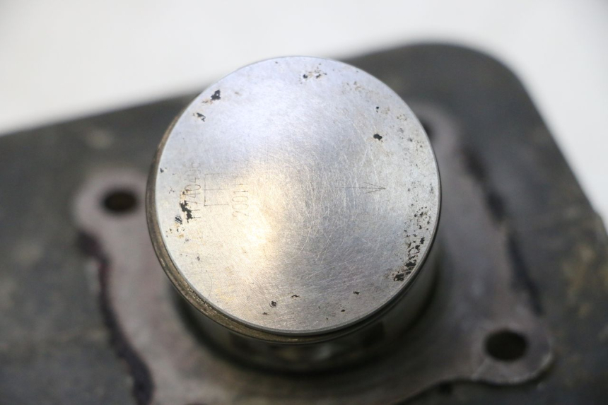 photo de CILINDRO PISTONE PEUGEOT TREKKER 50 (1995 - 2004) - Angolazione alternativa