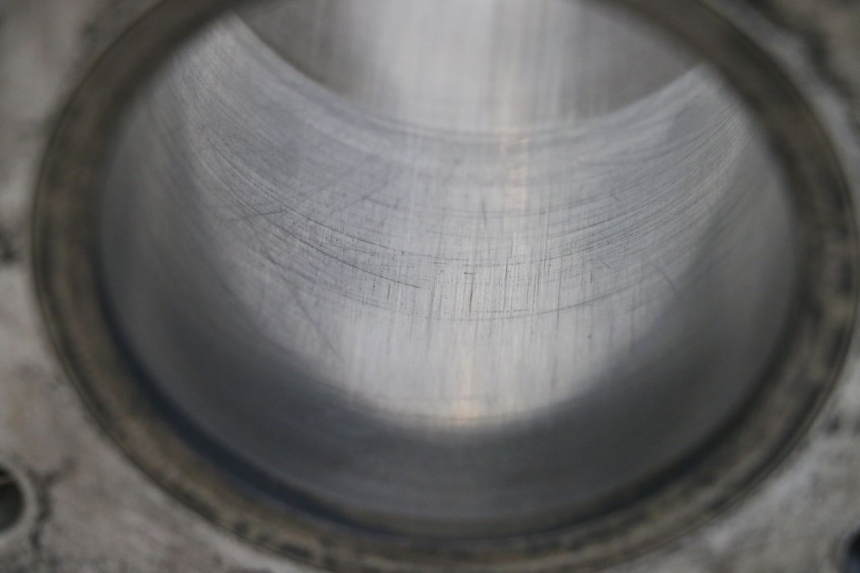 photo de CILINDRO PISTONE HONDA TRX 300 (1988 - 2000) - Primo piano tecnico