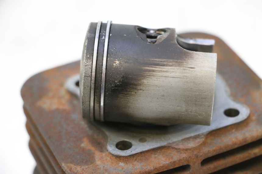photo de CILINDRO PISTONE PIAGGIO TYPHOON 50 (2000 - 2009) - Focus sulla struttura