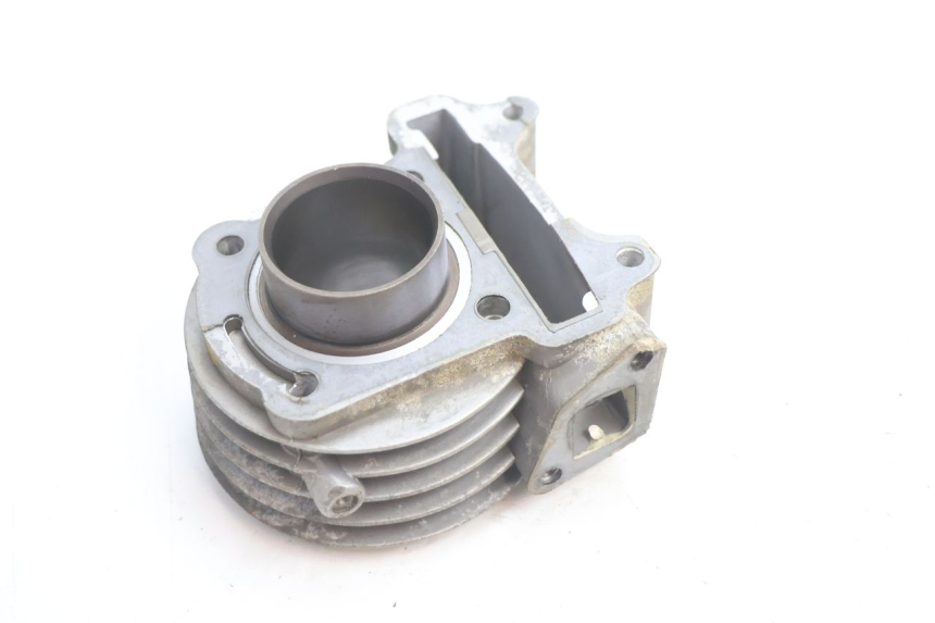 photo de CILINDRO PISTONE PEUGEOT V-CLIC VCLIC 50 (2007 - 2013) - Caratteristiche distintive