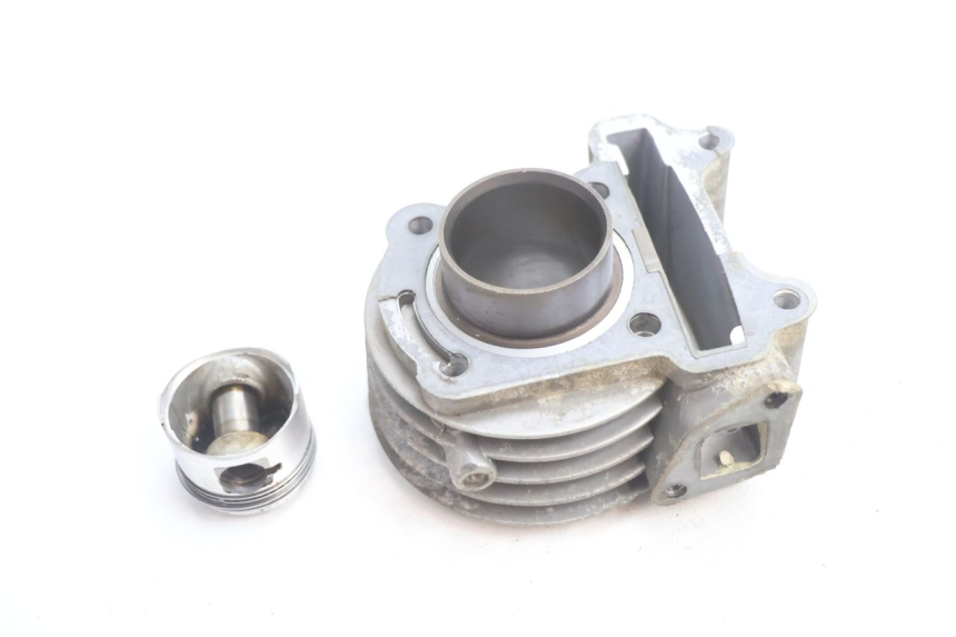 photo de CILINDRO PISTONE PEUGEOT V-CLIC VCLIC 50 (2007 - 2013) - Altra angolazione