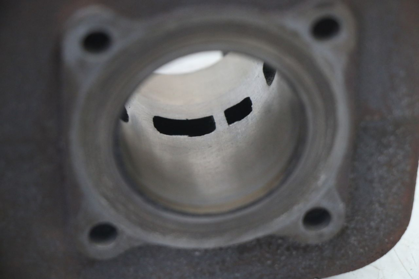 photo de CILINDRO PISTONE PEUGEOT VIVACITY NEW 2T 50 (2008 - 2017) - Altra vista dell'articolo