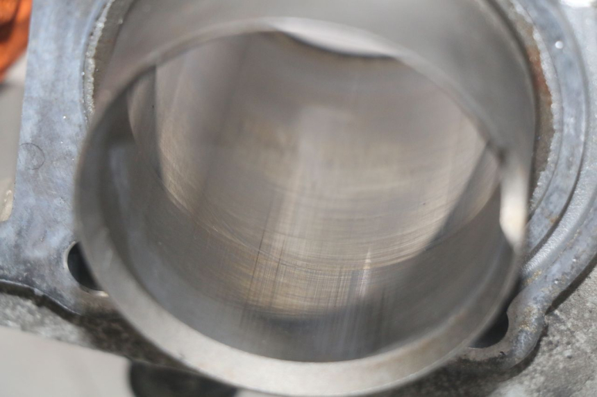 photo de CILINDRO PISTONE DAELIM VJ ROADWIN FI 125 (2008 - 2017) - Zoom sullo stato d'uso