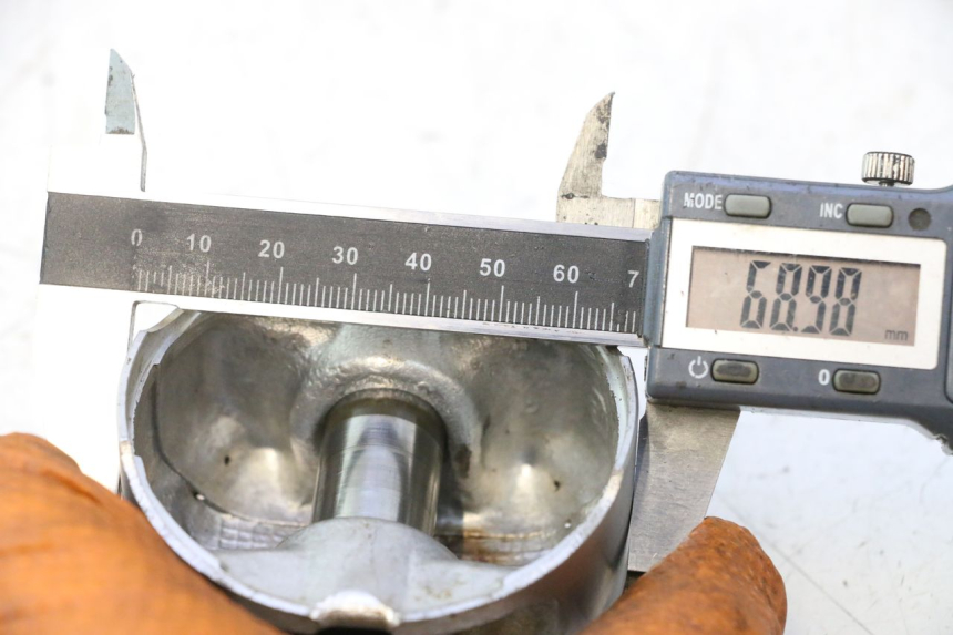 photo de CILINDRO PISTONE YAMAHA X-MAX XMAX 250 (2006 - 2009) - Focus sulla struttura