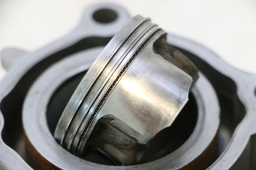 photo de CILINDRO PISTONE YAMAHA X-MAX XMAX 125 (2010 - 2013) - Ispezione visiva dettagliata