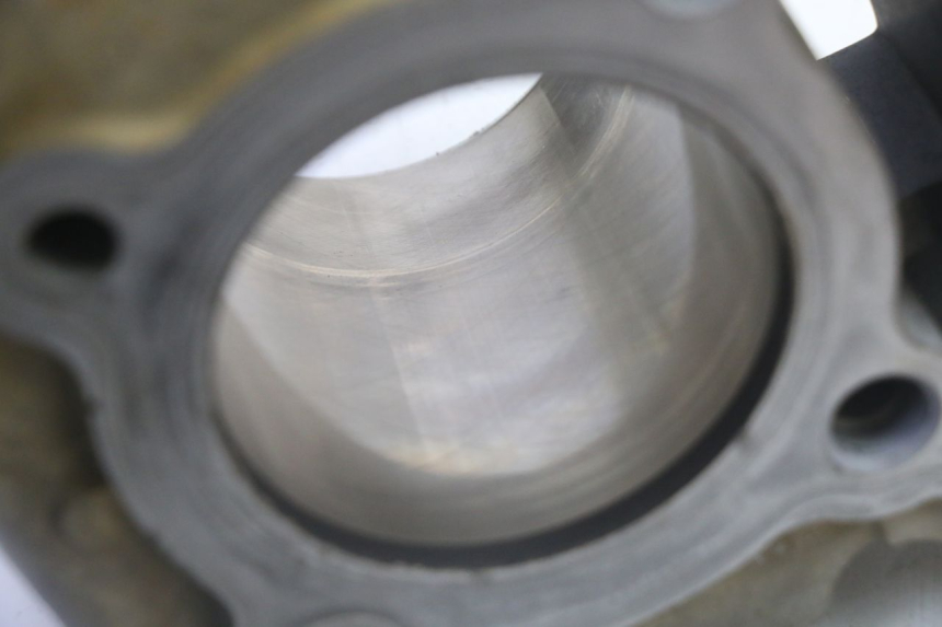 photo de CILINDRO PISTONE YAMAHA YFM R RAPTOR 250 (2008 - 2014) - Primo piano ad alta risoluzione