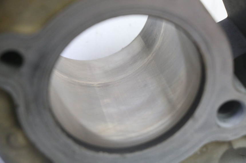 photo de CILINDRO PISTONE YAMAHA YFM R RAPTOR 250 (2008 - 2014) - Angolazione alternativa