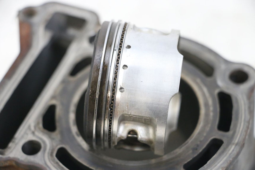 photo de CYLINDRE PISTON YAMAHA YP MAJESTY 125 (2002 - 2006) - Altra vista dell'articolo