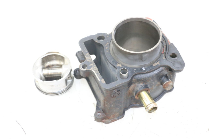 photo de CYLINDRE PISTON YAMAHA YP MAJESTY 125 (2002 - 2006) - Zoom sullo stato d'uso