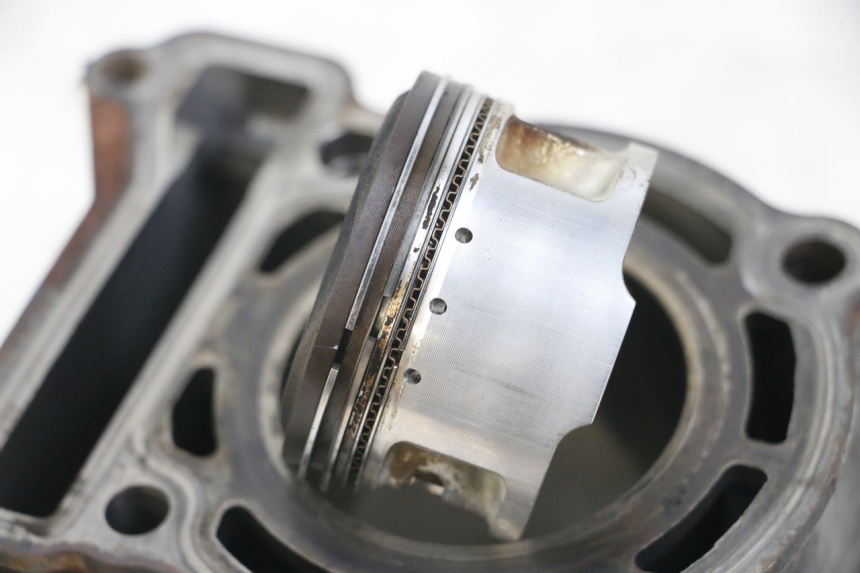photo de CYLINDRE PISTON YAMAHA YP MAJESTY 125 (2002 - 2006) - Marcature e riferimenti originali