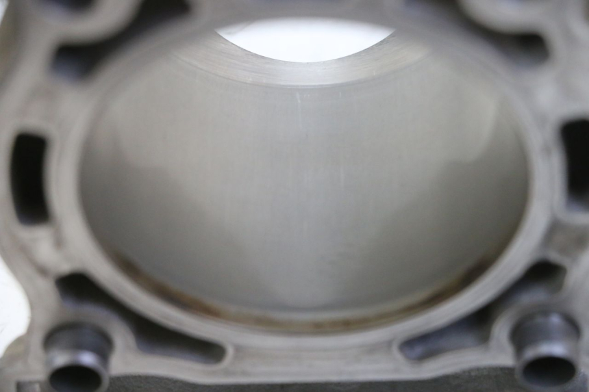 photo de CILINDRO PISTONE YAMAHA YZ-F YZF 250 (2014 - 2018) - Stato della superficie e materiale