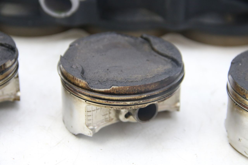 photo de CILINDRO PISTONE KAWASAKI Z ABS 1000 (2014 - 2020) - Primo piano ad alta risoluzione