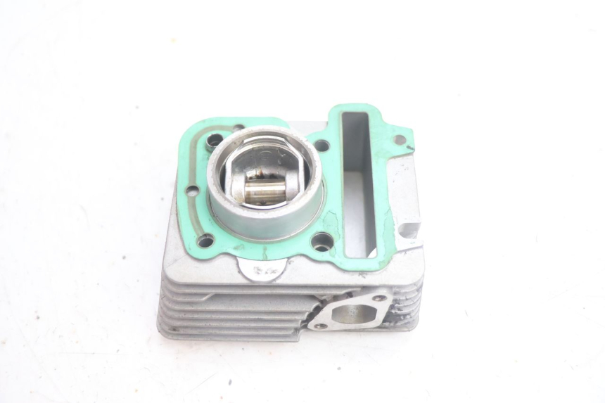 photo de CILINDRO PISTONE PIAGGIO ZIP IGET 4T 50 (2021 - 2023) - Primo piano tecnico