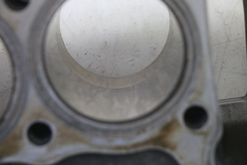 photo de CILINDRO PISTONE KAWASAKI ZR 7 750 (1999 - 2004) - Zoom sui componenti