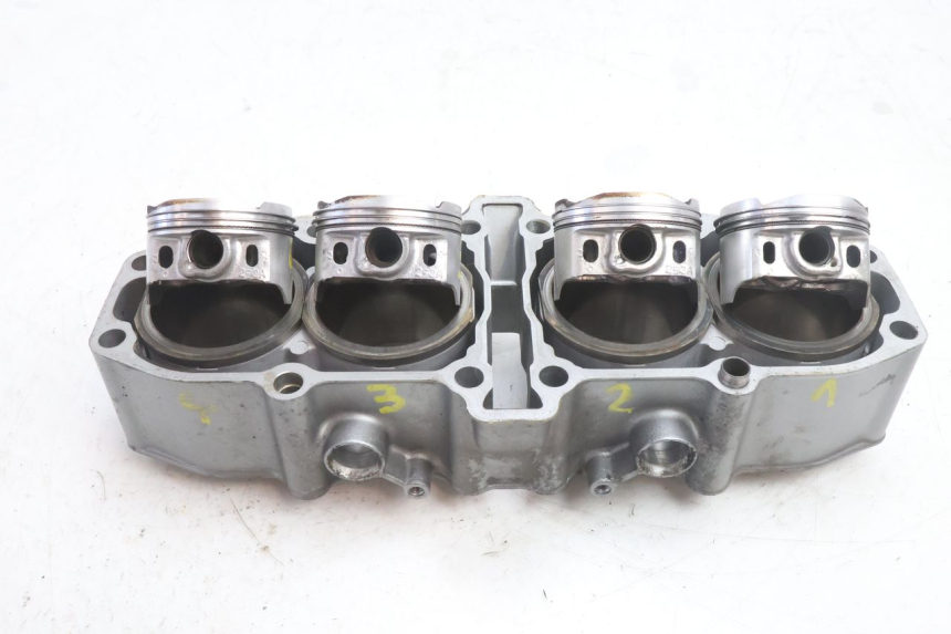 photo de CILINDRO PISTONE KAWASAKI ZZR 600 (1995 - 2004) - Vista principale