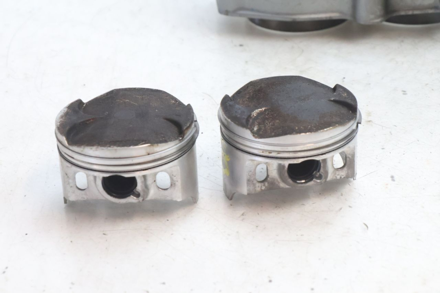 photo de CILINDRO PISTONE KAWASAKI ZZR 600 (1995 - 2004) - Caratteristiche distintive