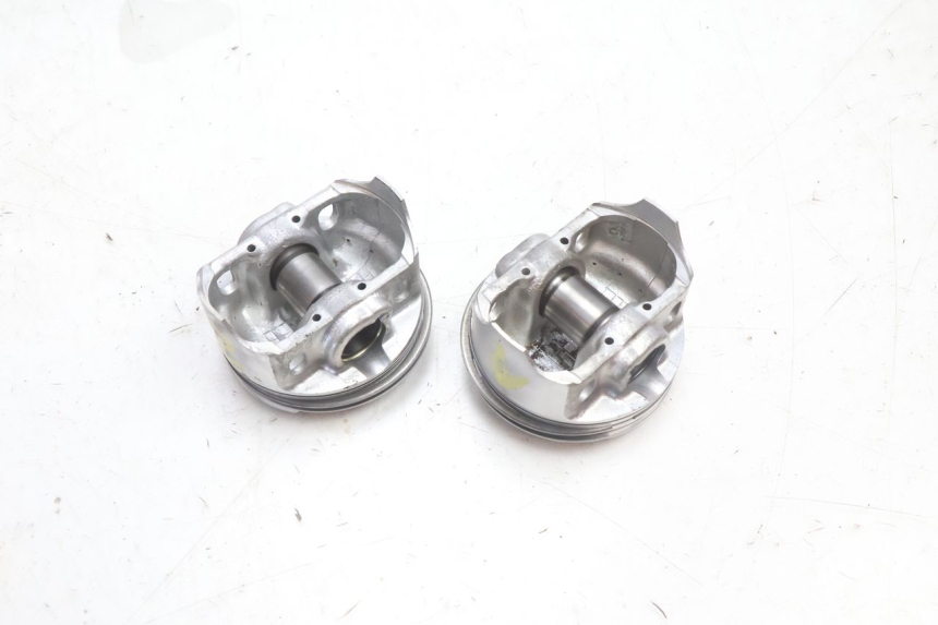 photo de CILINDRO PISTONE KAWASAKI ZZR 600 (1995 - 2004) - Panoramica del profilo