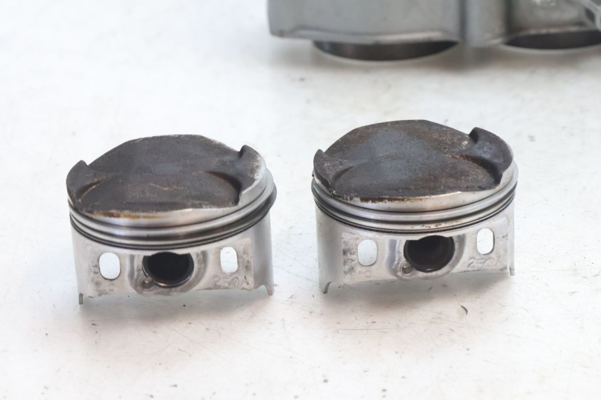 photo de CILINDRO PISTONE KAWASAKI ZZR 600 (1995 - 2004) - Marcature e riferimenti originali