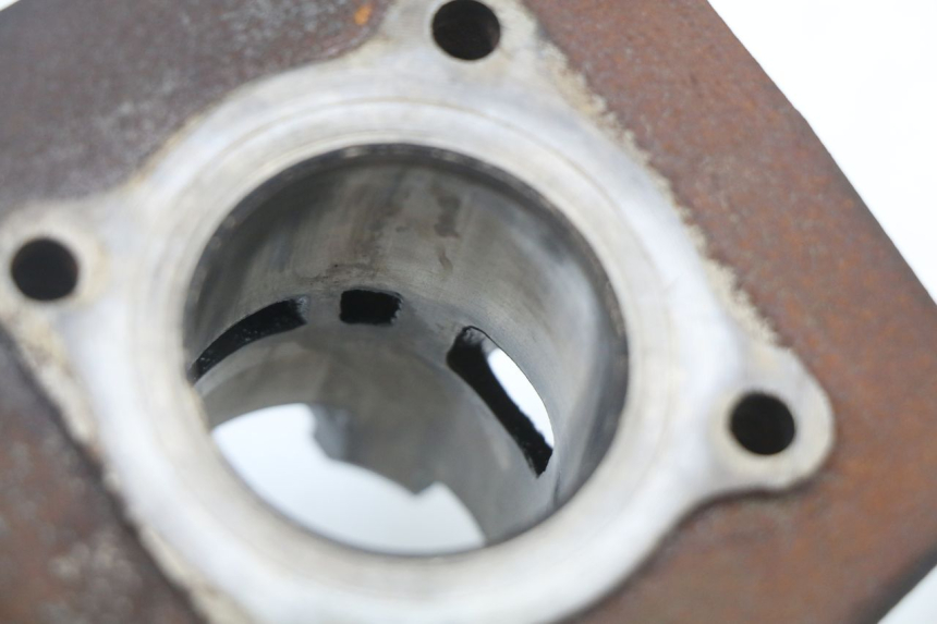 photo de CILINDRO PEUGEOT STREETZONE 2T 50 (2014 - 2019) - Dettagli dei punti di fissaggio