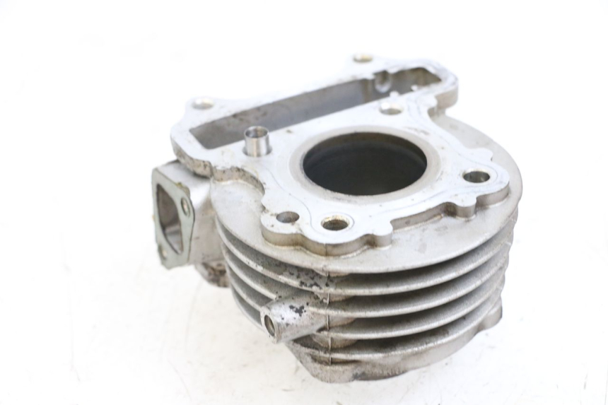 photo de CILINDRO PEUGEOT V-CLIC VCLIC 50 (2007 - 2013) - Dettagli dei punti di fissaggio