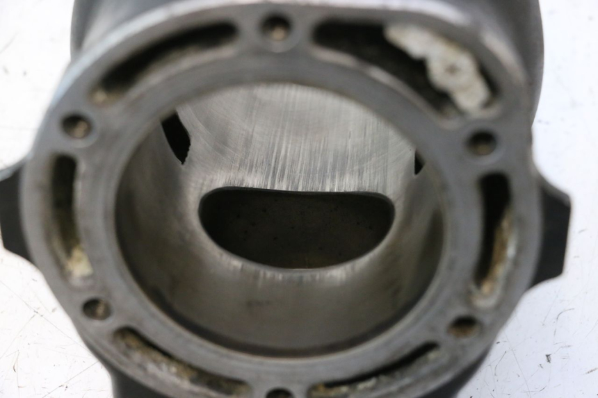 photo de CILINDRO YAMAHA WAVE RUNNER GP R 1200 (2000 - 2003) - Caratteristiche distintive