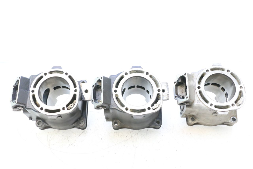 photo de CILINDRO YAMAHA WAVE RUNNER GP R 1200 (2000 - 2003) - Vista principale