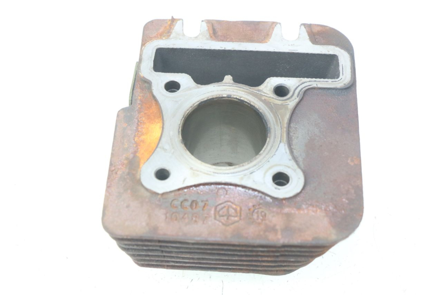 photo de CILINDRO PIAGGIO ZIP 4T 50 (2018 - 2020) - Dettagli dei punti di fissaggio