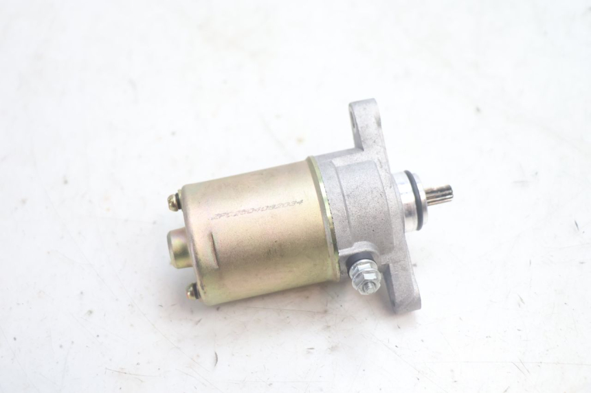 photo de AVVIAMENTO JM MOTORS R-MAX TECH 50 (2024 - 2026) - Altra angolazione