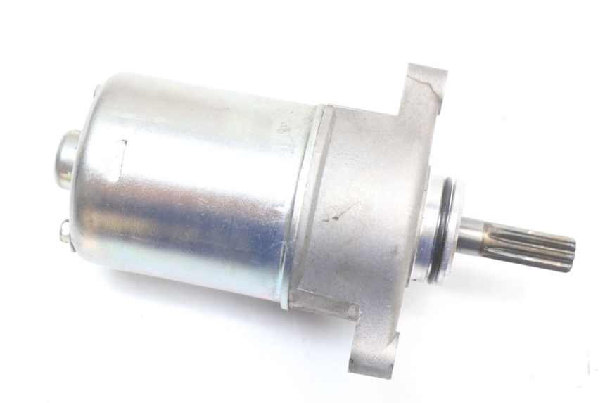 photo de AVVIATORE YAMAHA XMAX X-MAX ABS 125 (2017 - 2020) - Altra angolazione