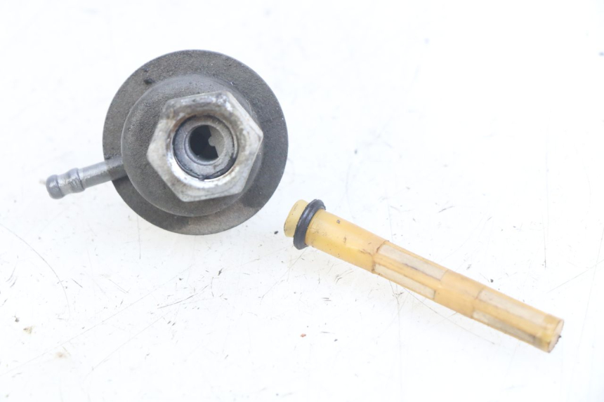 photo de DEPRESSIONE SERBATOIO KYMCO AGILITY 4T 50 (2005 - 2018) - Dettaglio del componente