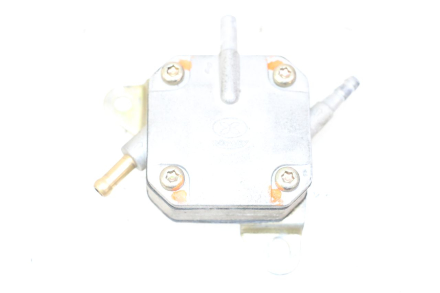 photo de RUBINETTO SERBATOIO DAELIM BESBI 125 (2007 - 2008) - Primo piano tecnico