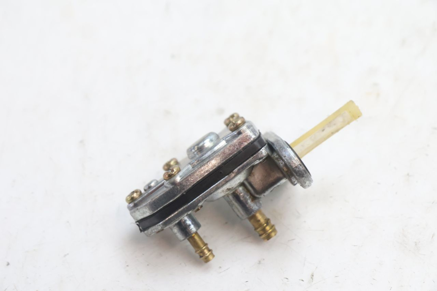 photo de DEPRESSIONE SERBATOIO MBK BOOSTER SPIRIT 50 (1999 - 2003) - Altra angolazione