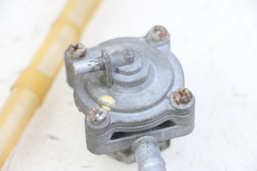 photo de DEPRESSIONE SERBATOIO HONDA CBF 500 (2004 - 2007) - Altra angolazione