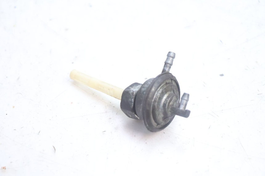 photo de RUBINETTO SERBATOIO CF MOTO E-CHARM 125 (2005 - 2008) - Zoom sullo stato d'uso