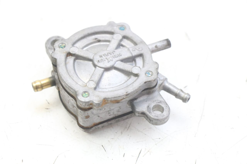 photo de DEPRESSIONE SERBATOIO HONDA FES PANTHEON 2T 125 (1998 - 2002) - Dettaglio del componente