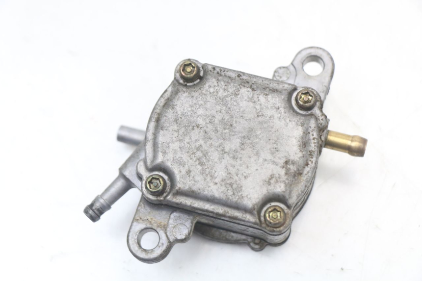 photo de DEPRESSIONE SERBATOIO HONDA FES PANTHEON 2T 125 (1998 - 2002) - Dettaglio del componente